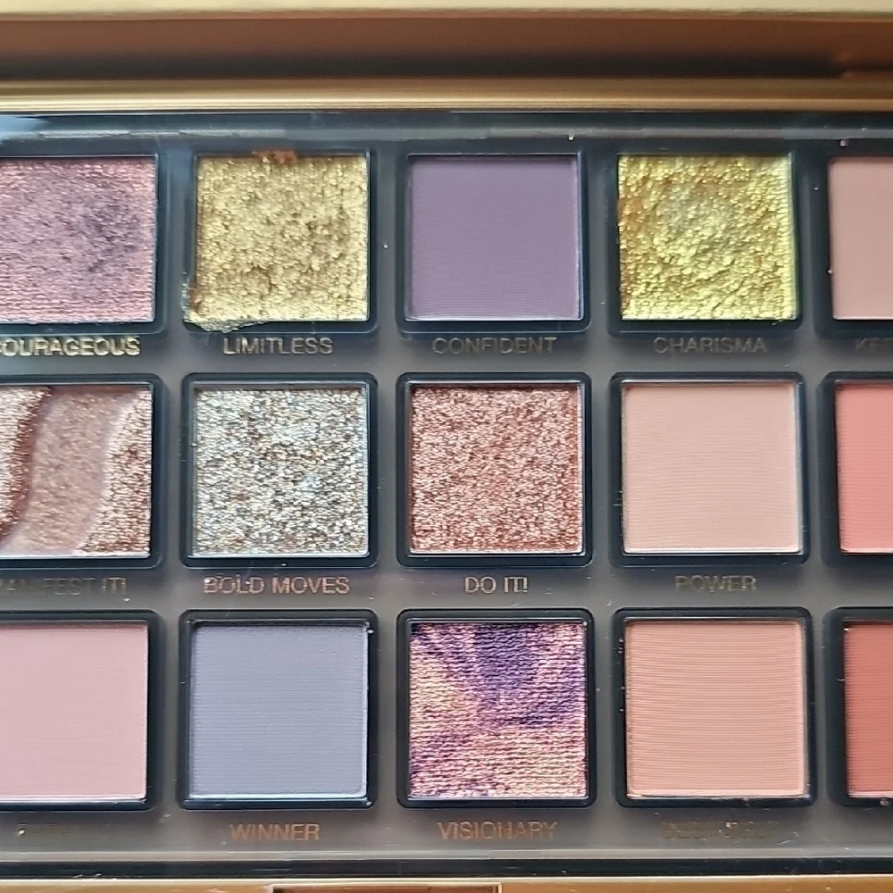 NIB HUDA BEAUTY EM(POWER)ED Eyeshadow Palette - Gold & Browns